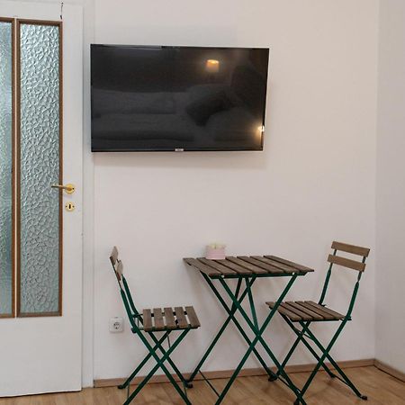 Budget City Stay - Near Wiener Stadthalle Ideal For Longstays מראה חיצוני תמונה