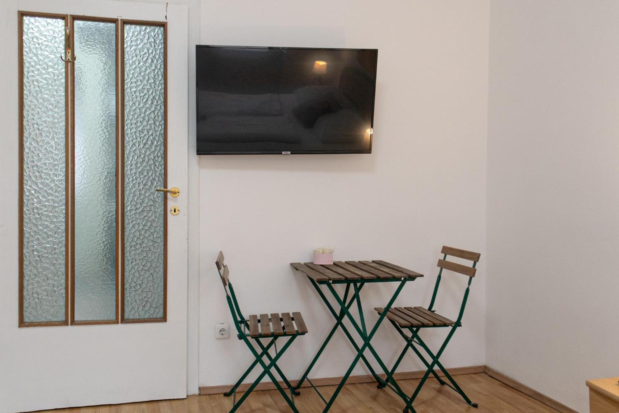 Budget City Stay - Near Wiener Stadthalle Ideal For Longstays מראה חיצוני תמונה