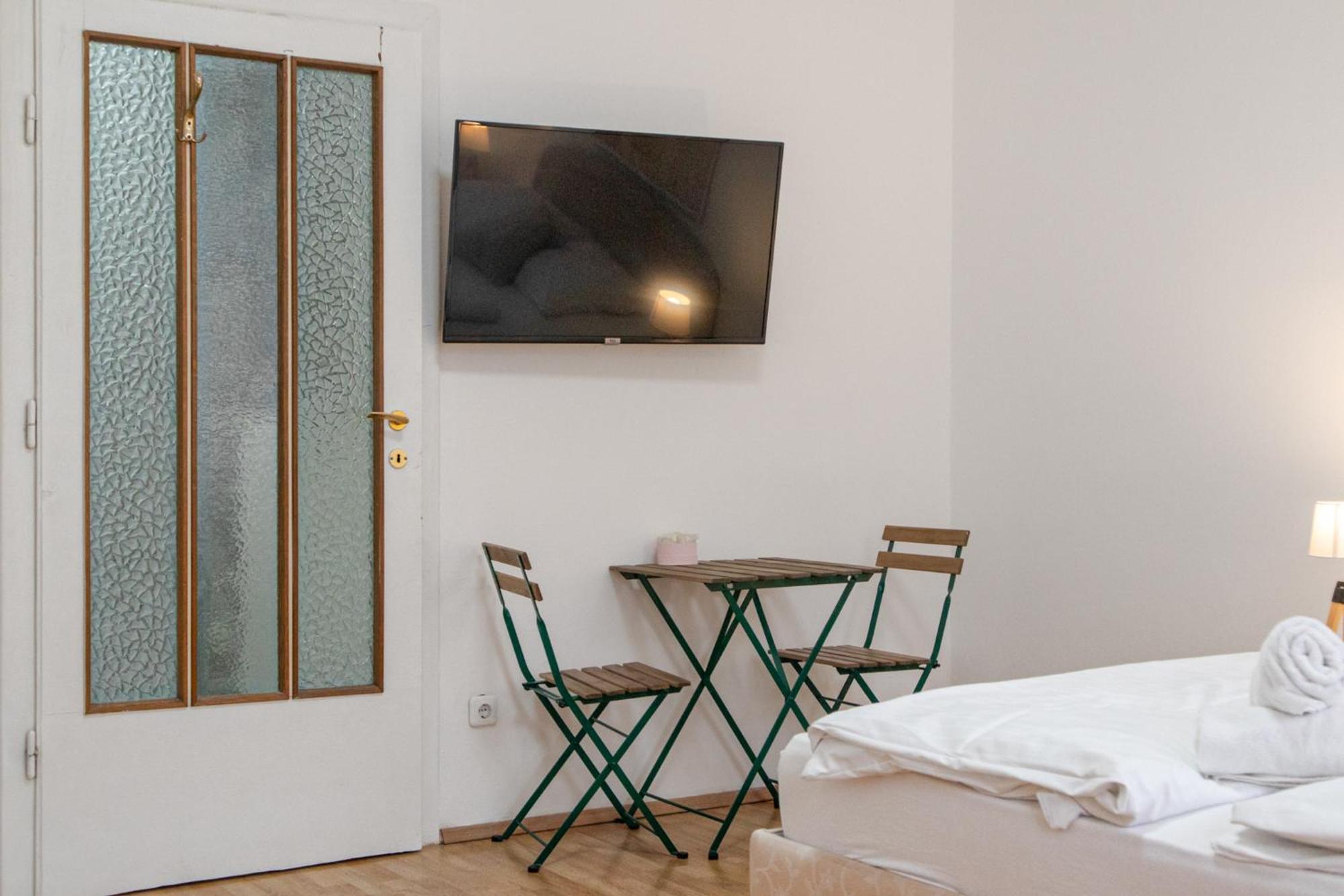 Budget City Stay - Near Wiener Stadthalle Ideal For Longstays מראה חיצוני תמונה